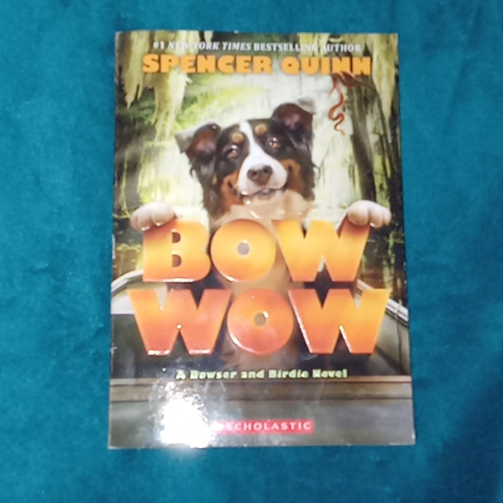 Scholastic 'Bow Wow' Novel - Vibrant Cover